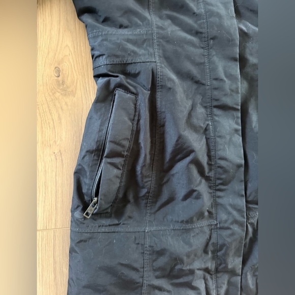 The North Face Women's Black Hooded Ski Jacket - Picture 4 of 8